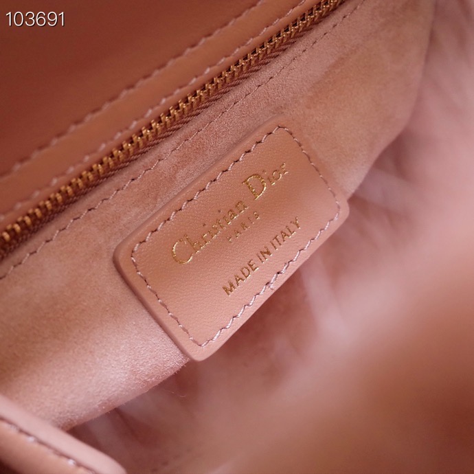 D10r Mini Lady 17CM 002