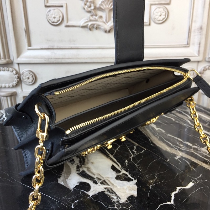 L0vis Vvtt0n Trunk Clutch 001