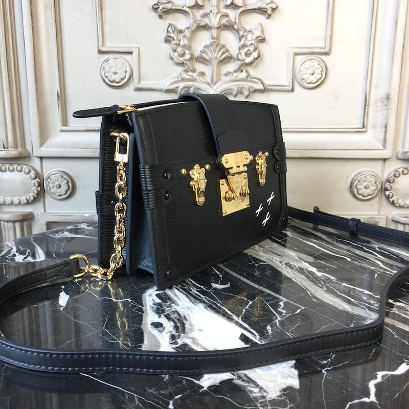 L0vis Vvtt0n Trunk Clutch 001