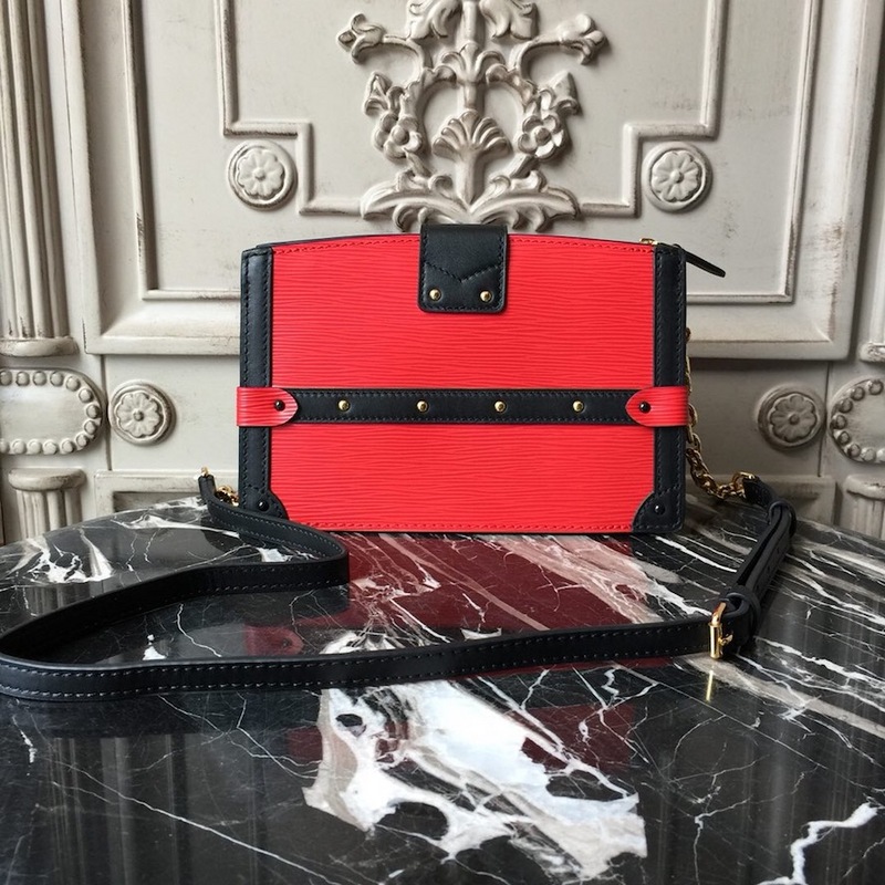 L0vis Vvtt0n Trunk Clutch 002