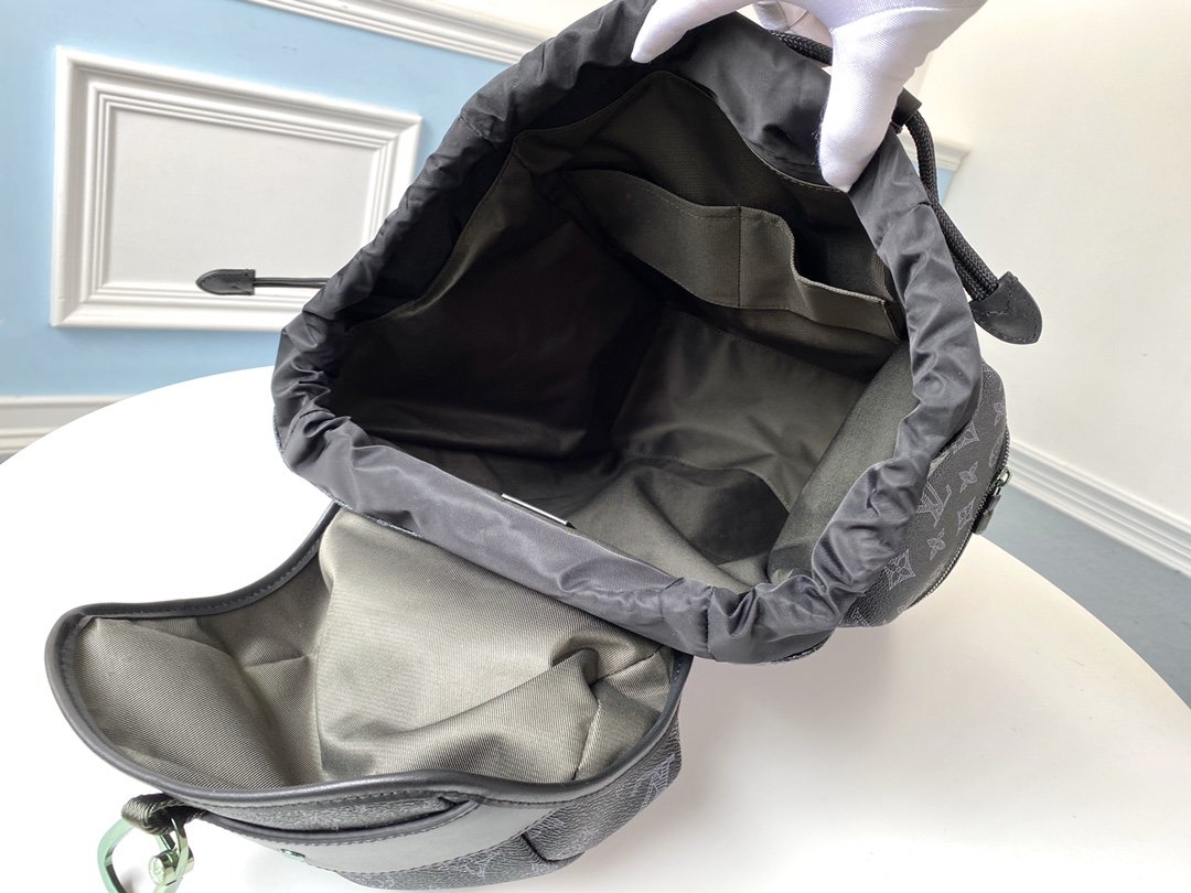 L0vis Vvtt0n Discovery Backpack Bag M43694