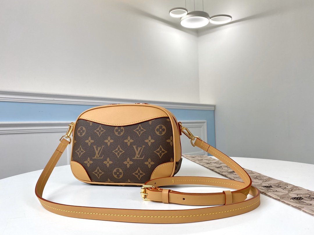 Lv M45528 Nicolas Ghesquière Mini Luggage