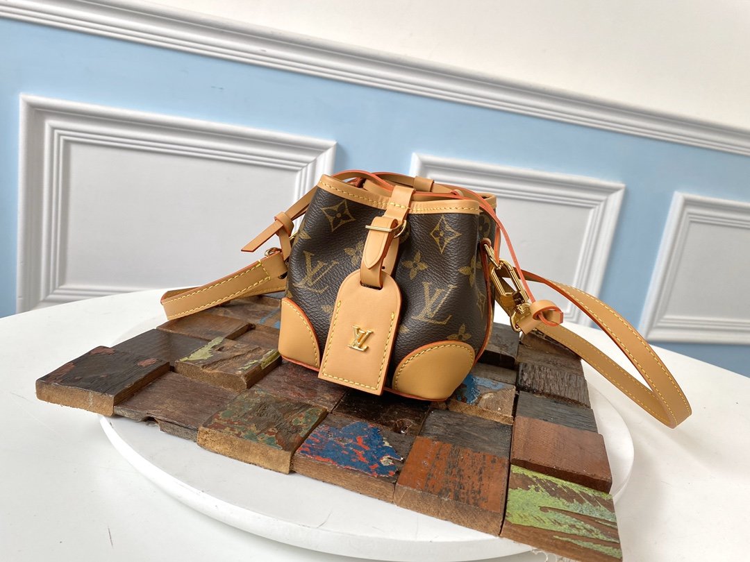 L0vis Vvtt0n mini bag M57099