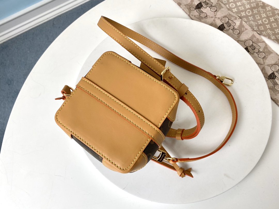L0vis Vvtt0n mini bag M57099