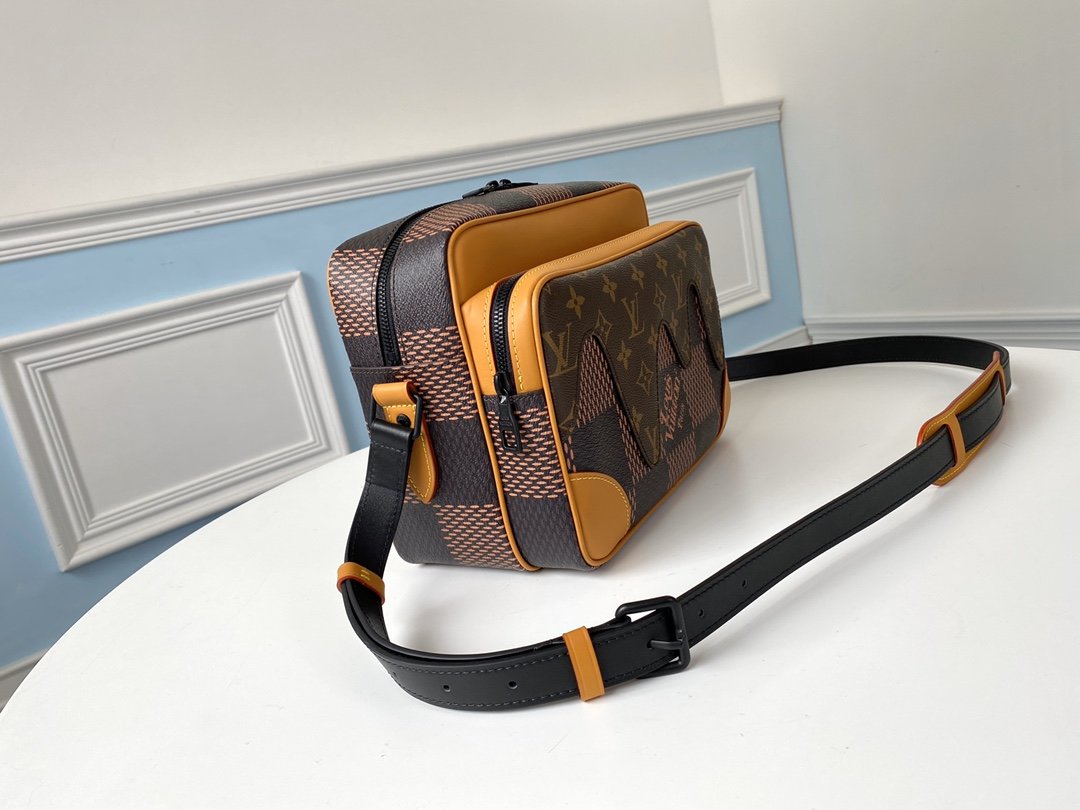 L0vis Vvtt0n Epi Monogram Nil Slim Bag