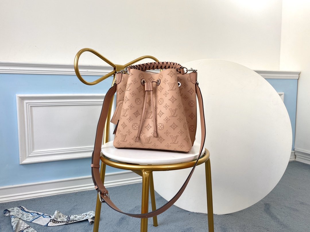 L0vis Vvtt0n Muria Mahina Handbags M55801 pink