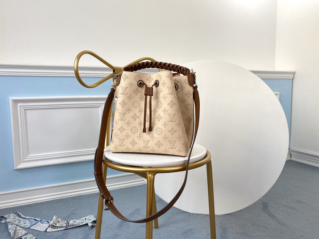 L0vis Vvtt0n Muria Mahina Handbags M55801