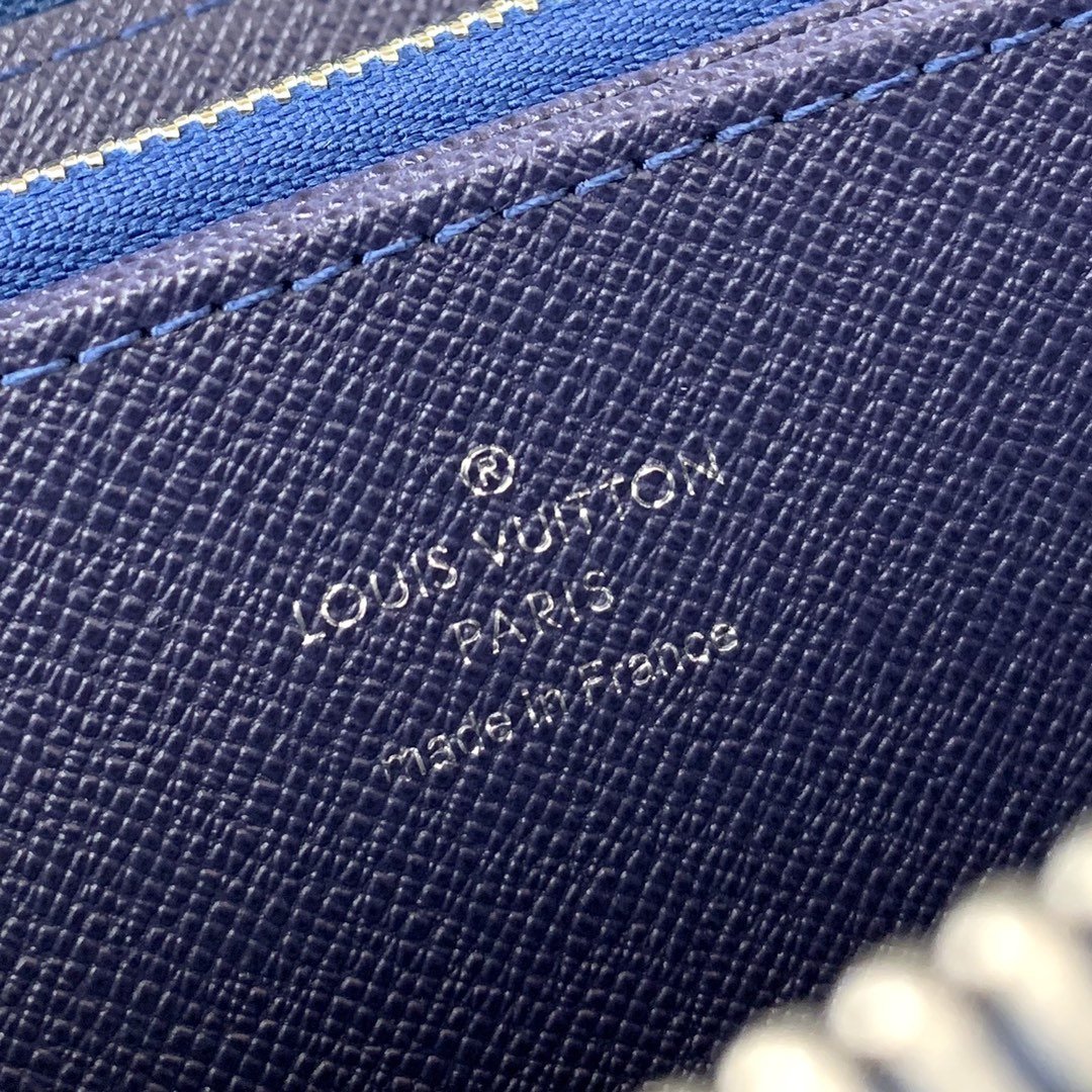 L0vis Vvtt0n Escale Zippy Wallet M68841
