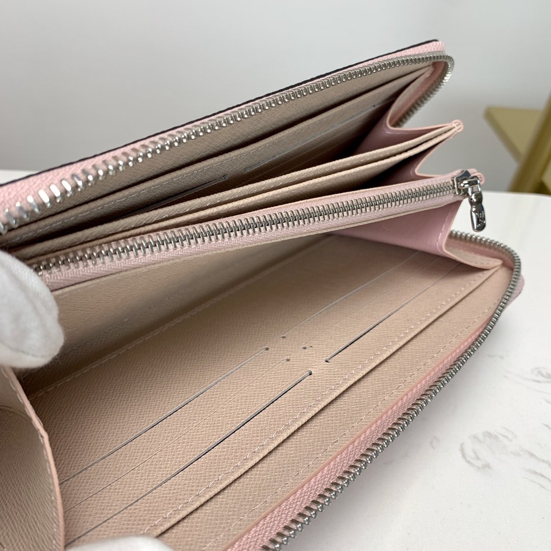 L0vis Vvtt0n Escale Zippy Wallet