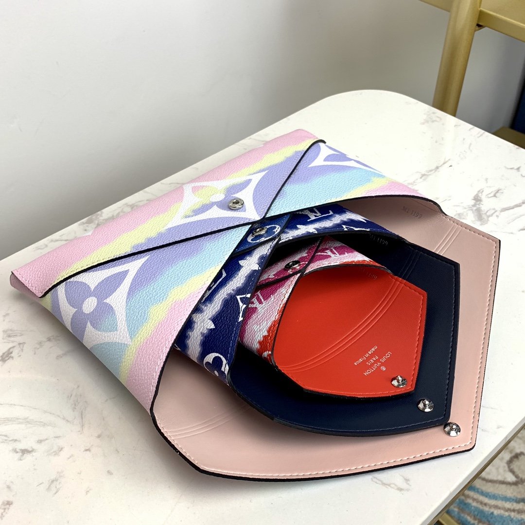 L0vis Vvtt0n Escale Pochette M69119