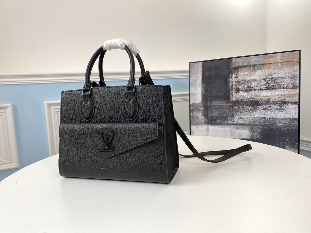 L0vis Vvtt0n Lockme Tote M55845 Black