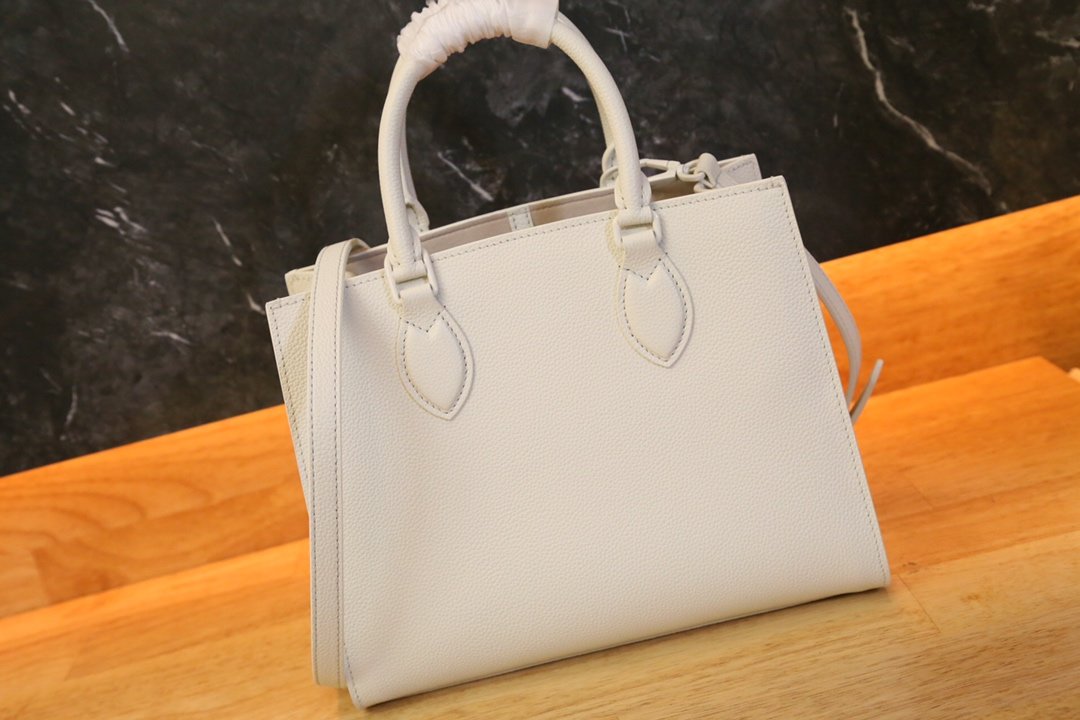 L0vis Vvtt0n Lockme Tote white 15.5cm