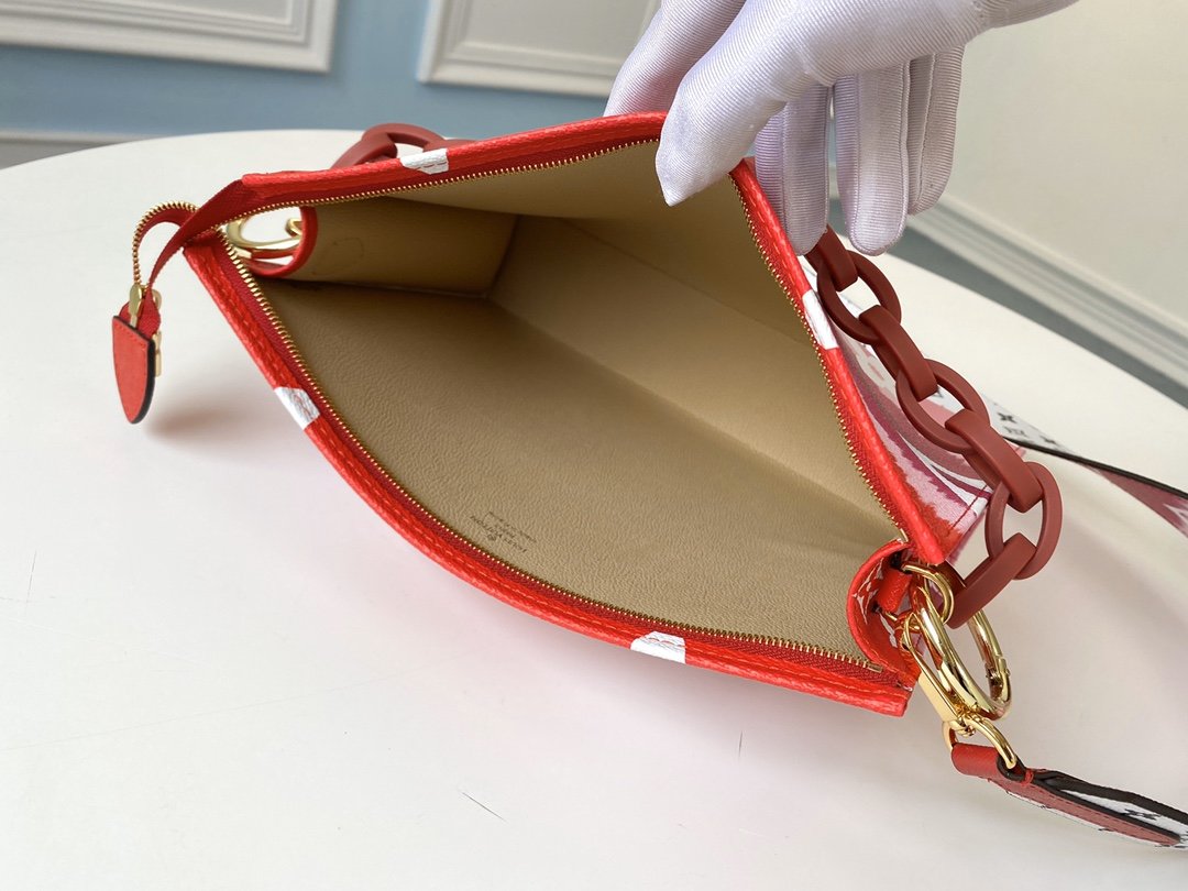 L0vis Vvtt0n Escase TOILET POUCH XL M68137