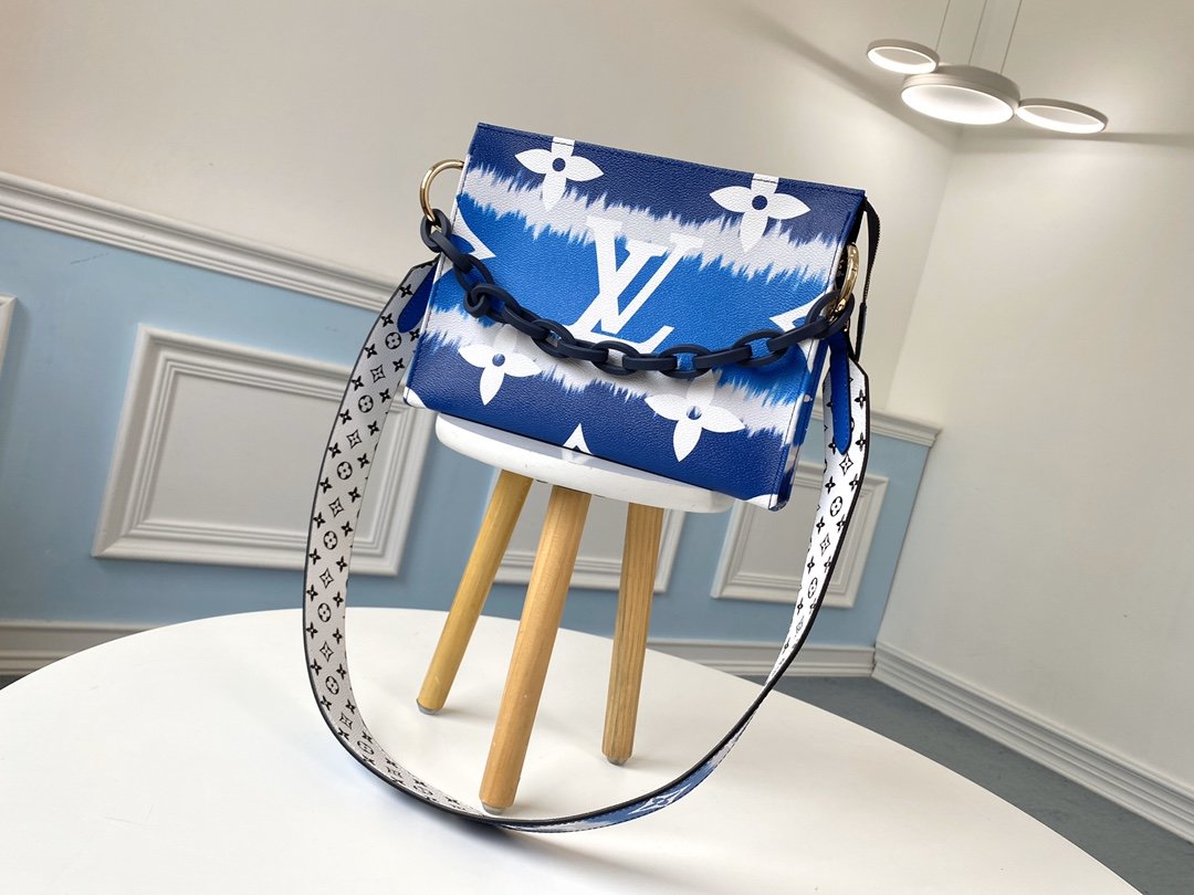 L0vis Vvtt0n Escase TOILET POUCH XL M68136