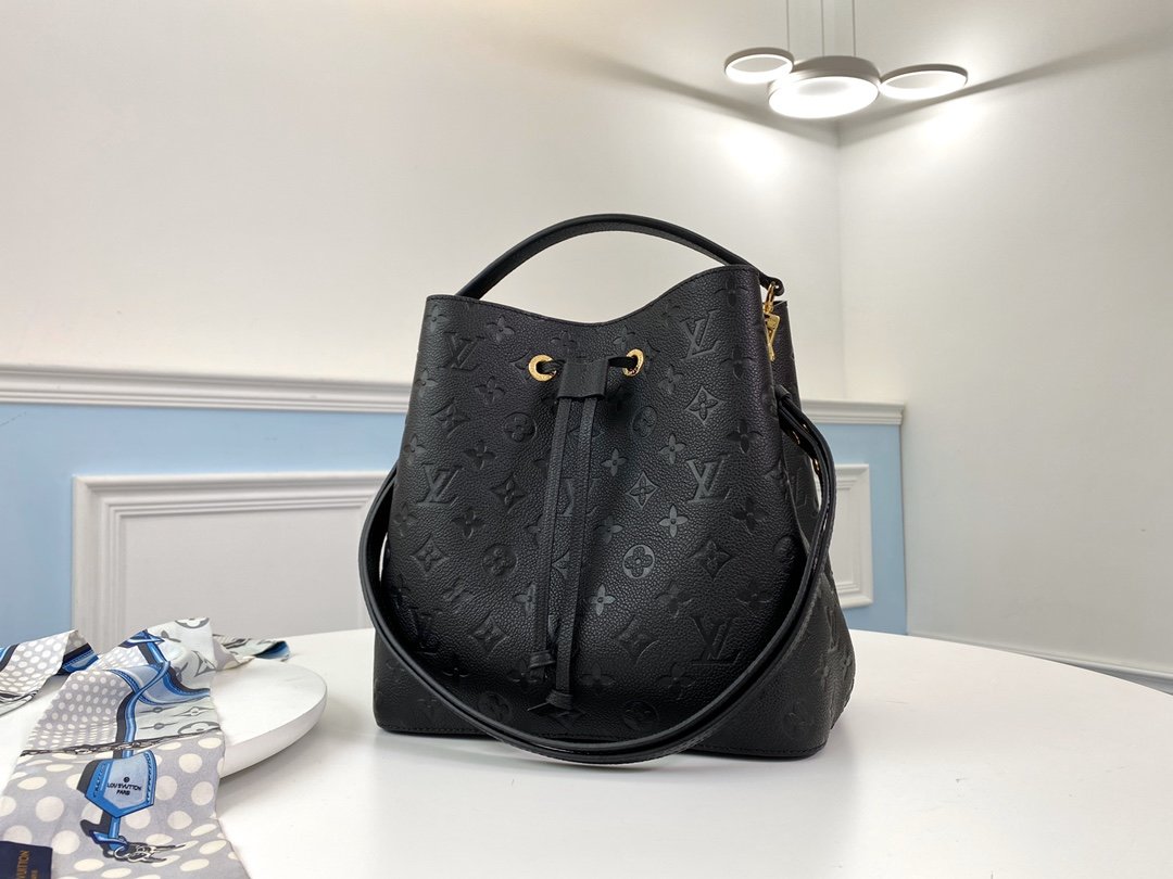 L0vis Vvtt0n M45256 Monogram NéoNoé Bag Black