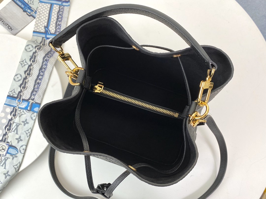 L0vis Vvtt0n M45256 Monogram NéoNoé Bag Black
