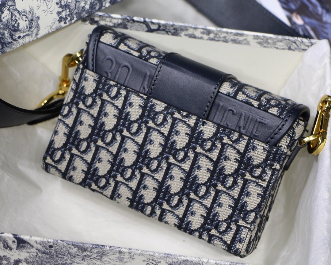 D10r 30 Montaigne Mini Box 17.5cm