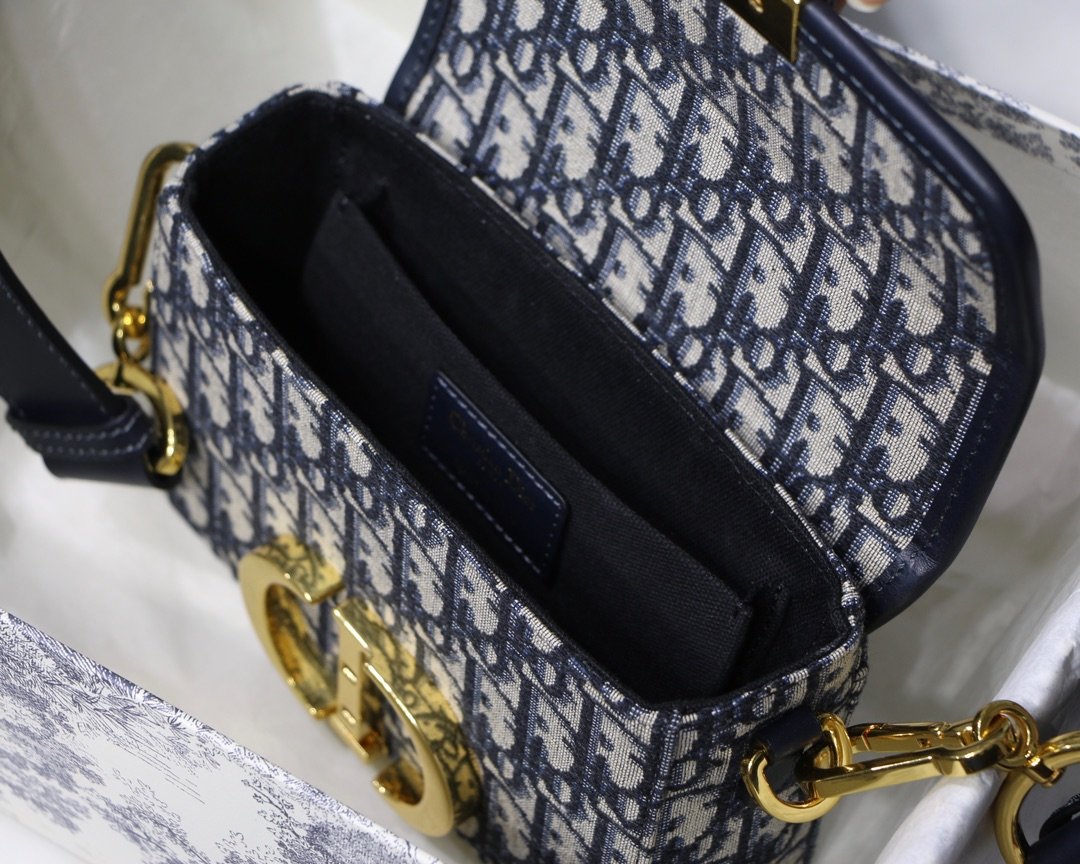 D10r 30 Montaigne Mini Box 17.5cm