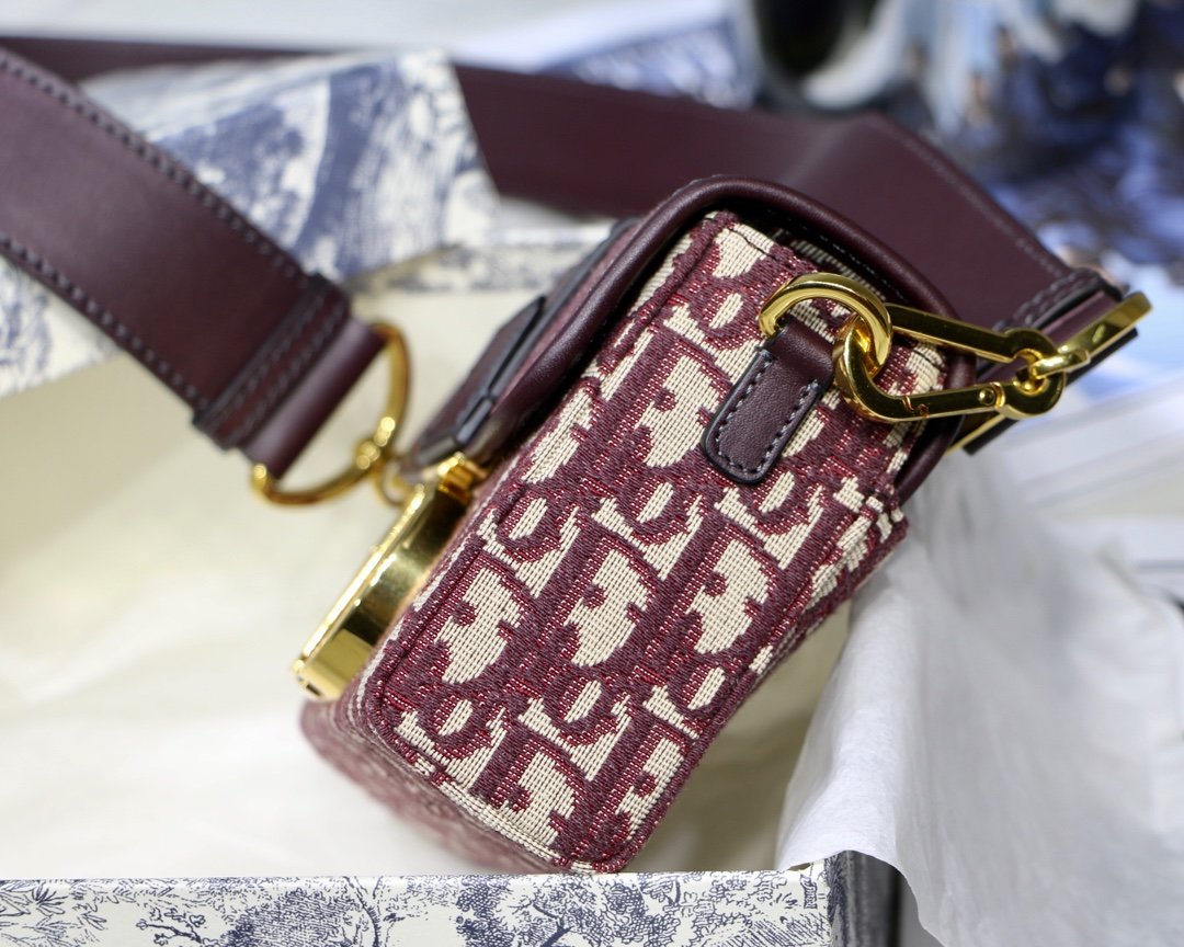 D10r 30 Montaigne Mini Box 17.5cm 001
