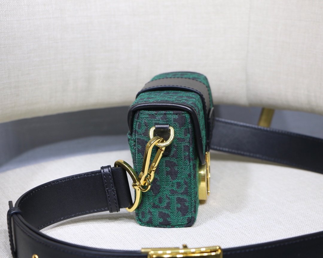 D10r 30 Montaigne Mini Box 17.5cm 002