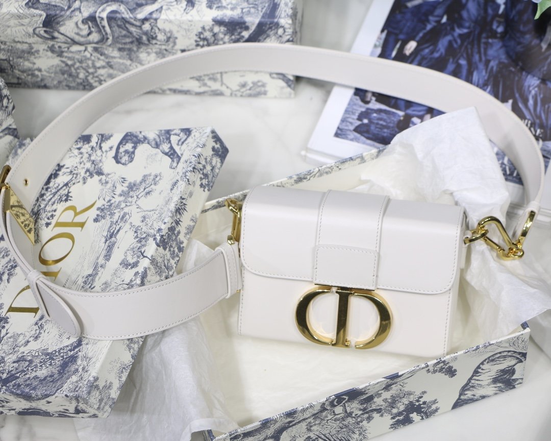 D10r 30 Montaigne Mini Box 17.5cm 003
