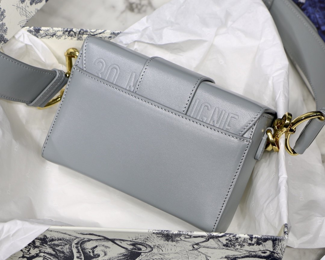 D10r 30 Montaigne Mini Box 17.5cm 004