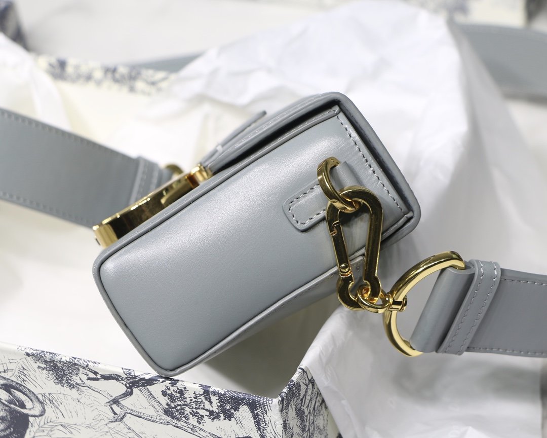 D10r 30 Montaigne Mini Box 17.5cm 004