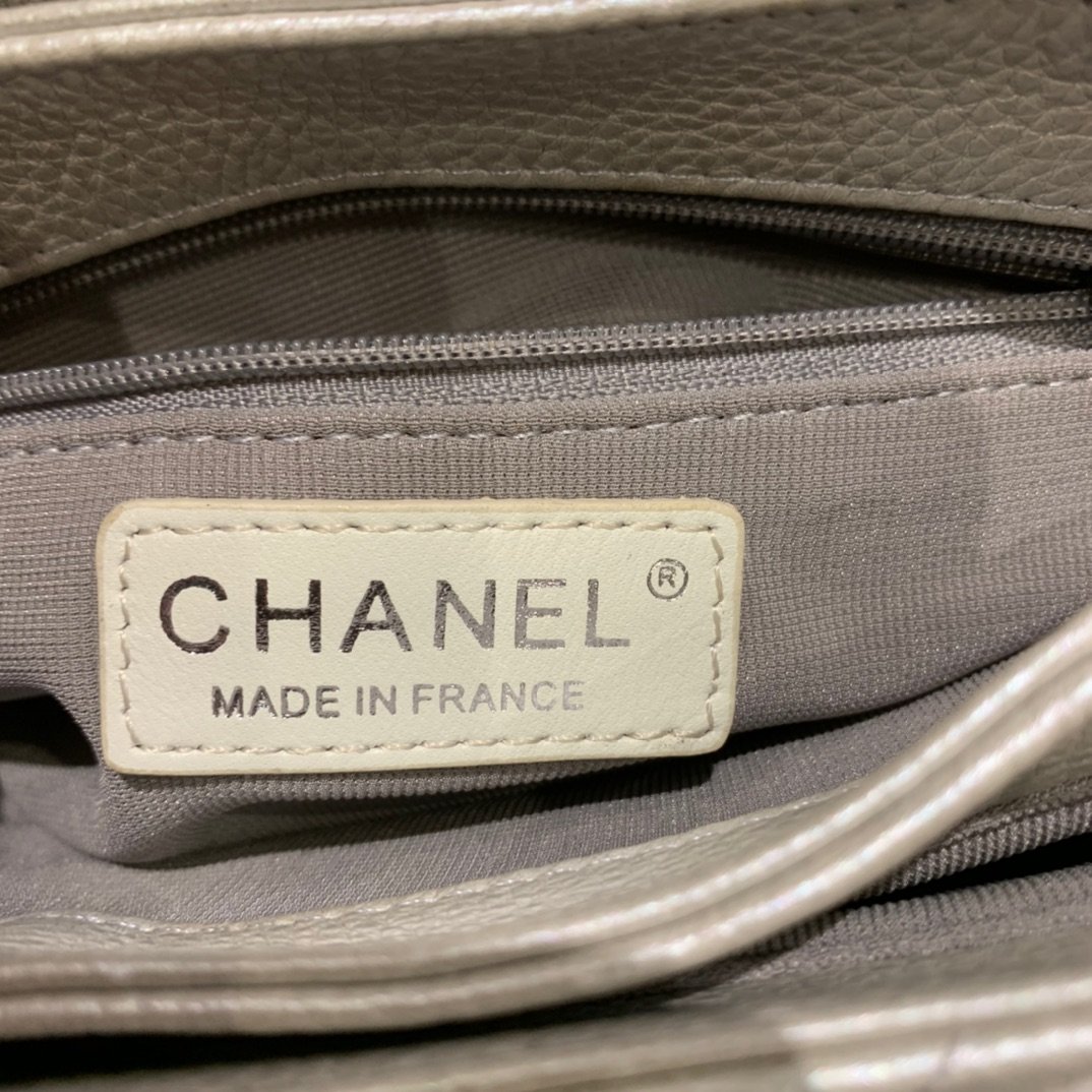 Ch**el CF BAG CAVIAR 18CM