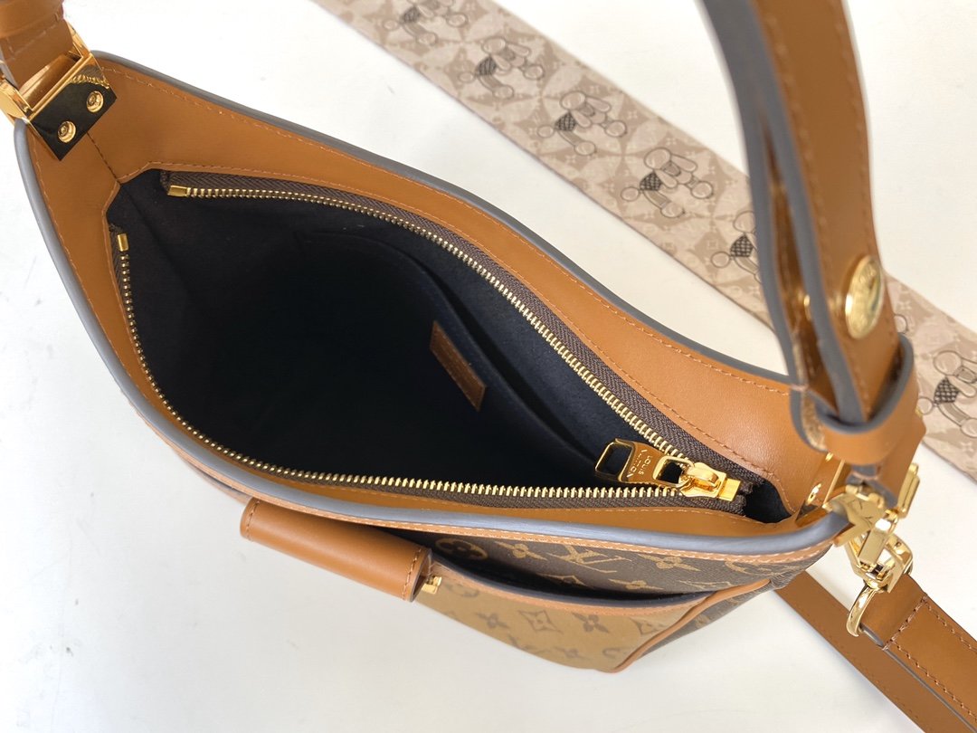 L0vis Vvtt0n M44396 Metis Handbags