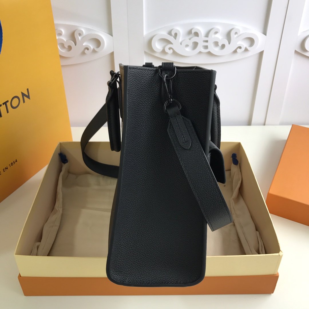 L0vis Vvtt0n Lockme large Tote M55846 Black