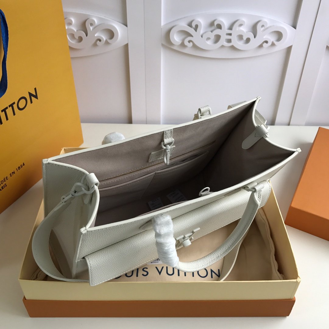 L0vis Vvtt0n Lockme large Tote M55846 white