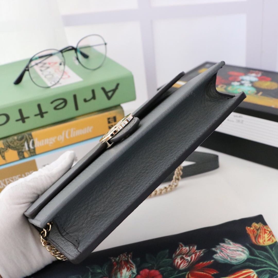 Gvc*1 510314 Gray Leather Interlocking Bag