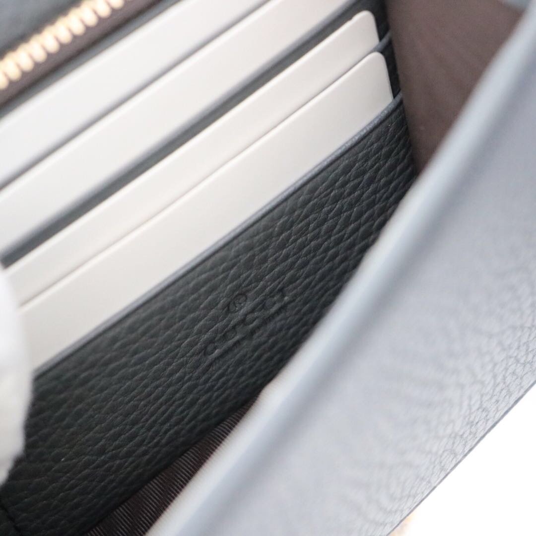 Gvc*1 510314 Gray Leather Interlocking Bag