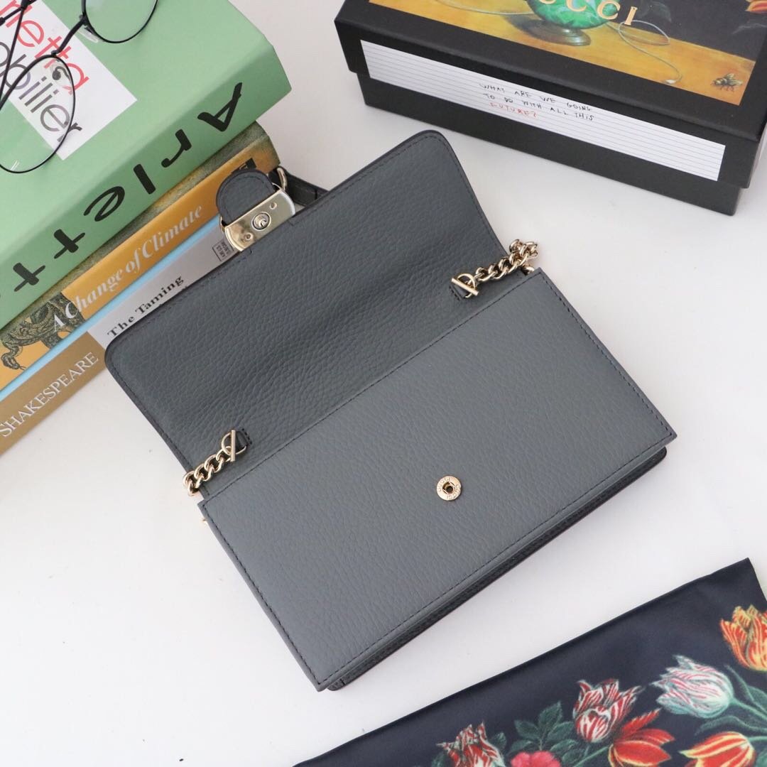 Gvc*1 510314 Gray Leather Interlocking Bag