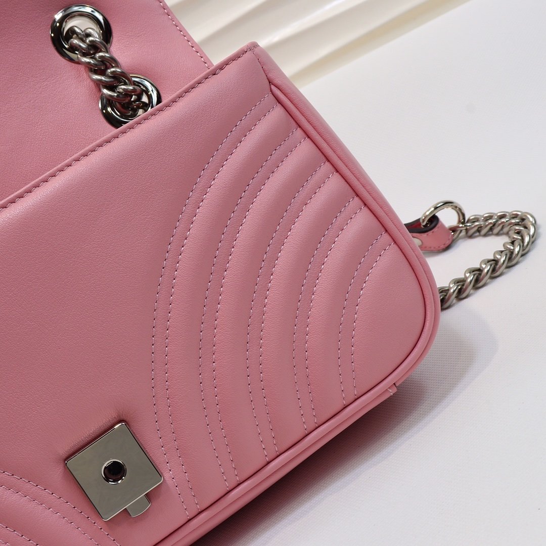 Gvc*1 Marmont matelassé shoulder bag 26cm