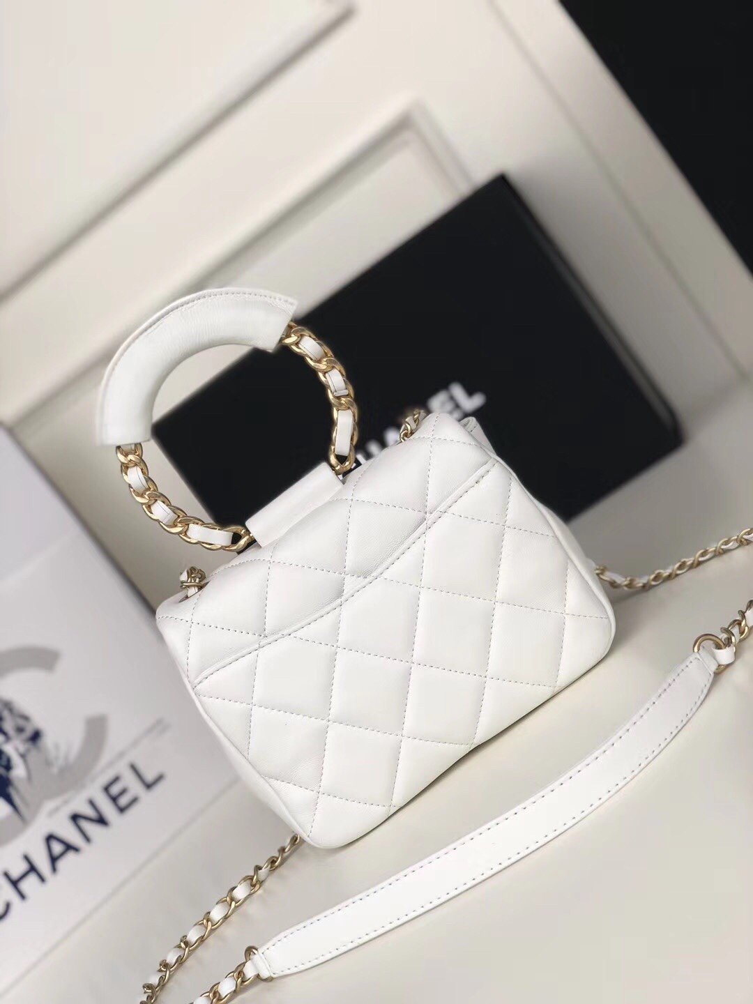 Ch**el Small Flap Bag Lambskin White 20cm