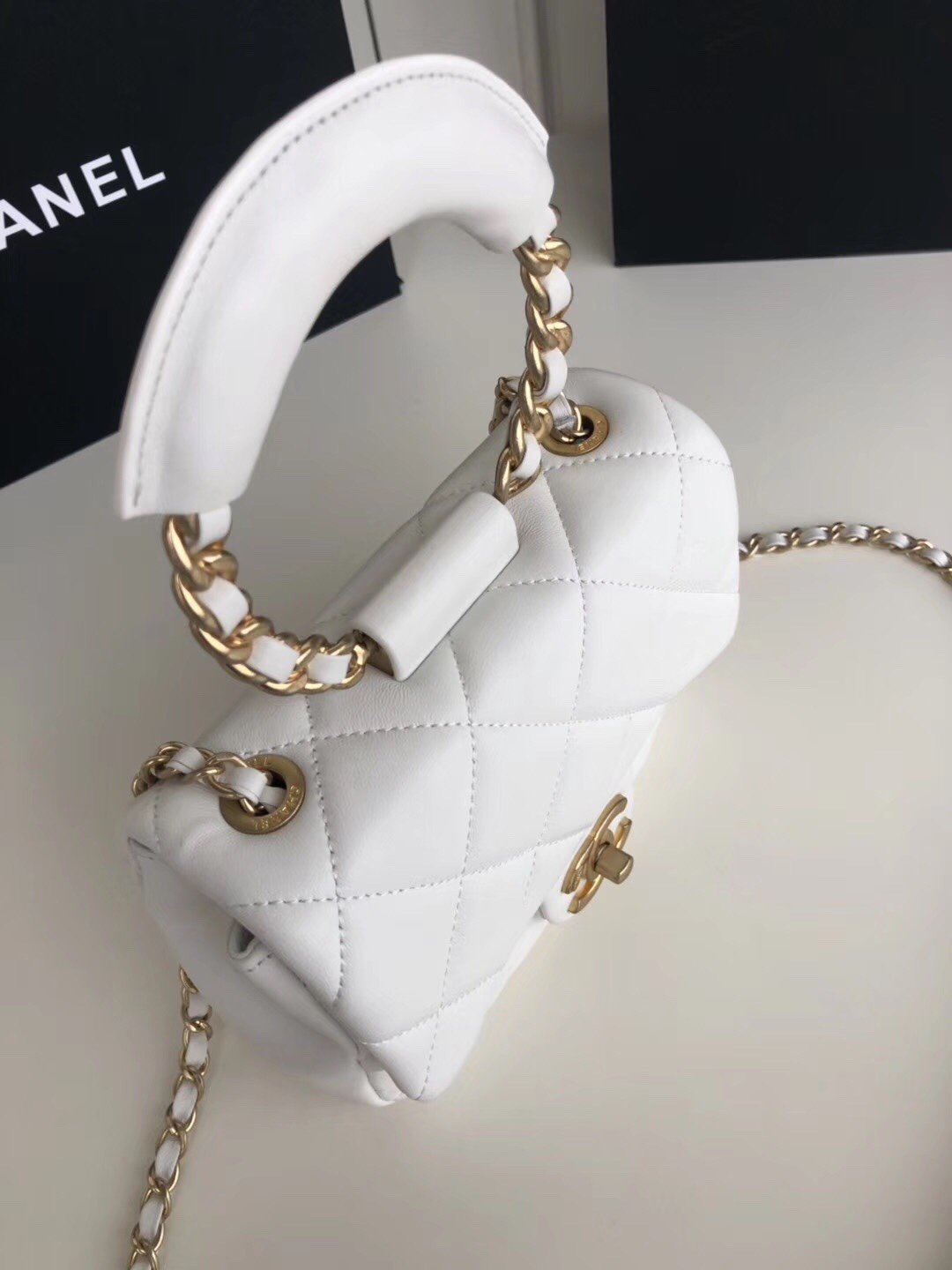 Ch**el Small Flap Bag Lambskin White 20cm