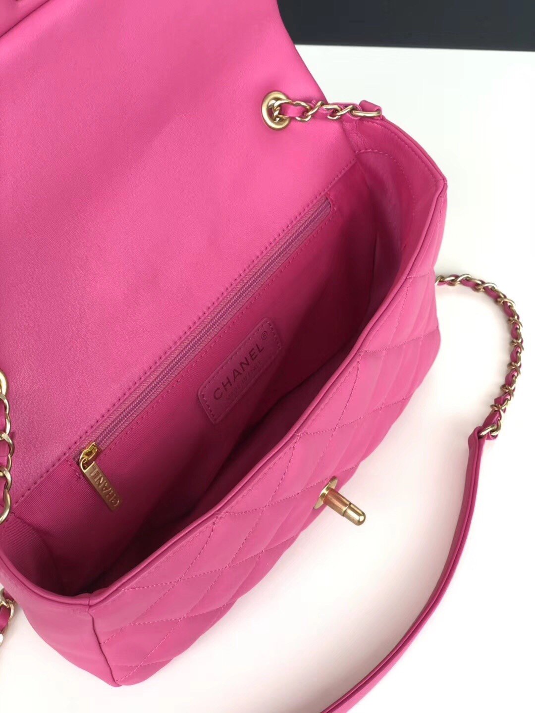 Ch**el Flap Bag Lambskin 24cm