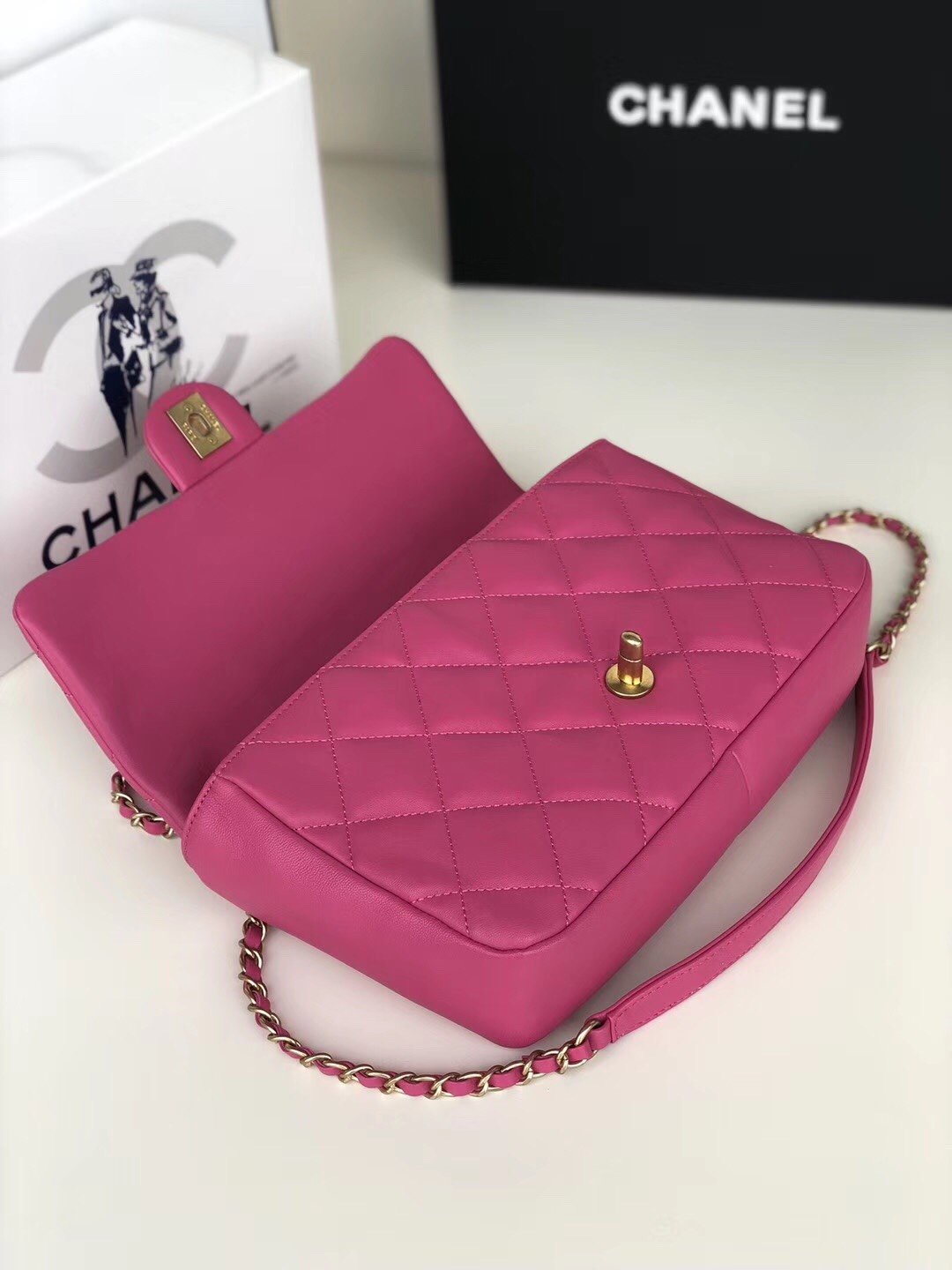 Ch**el Flap Bag Lambskin 24cm