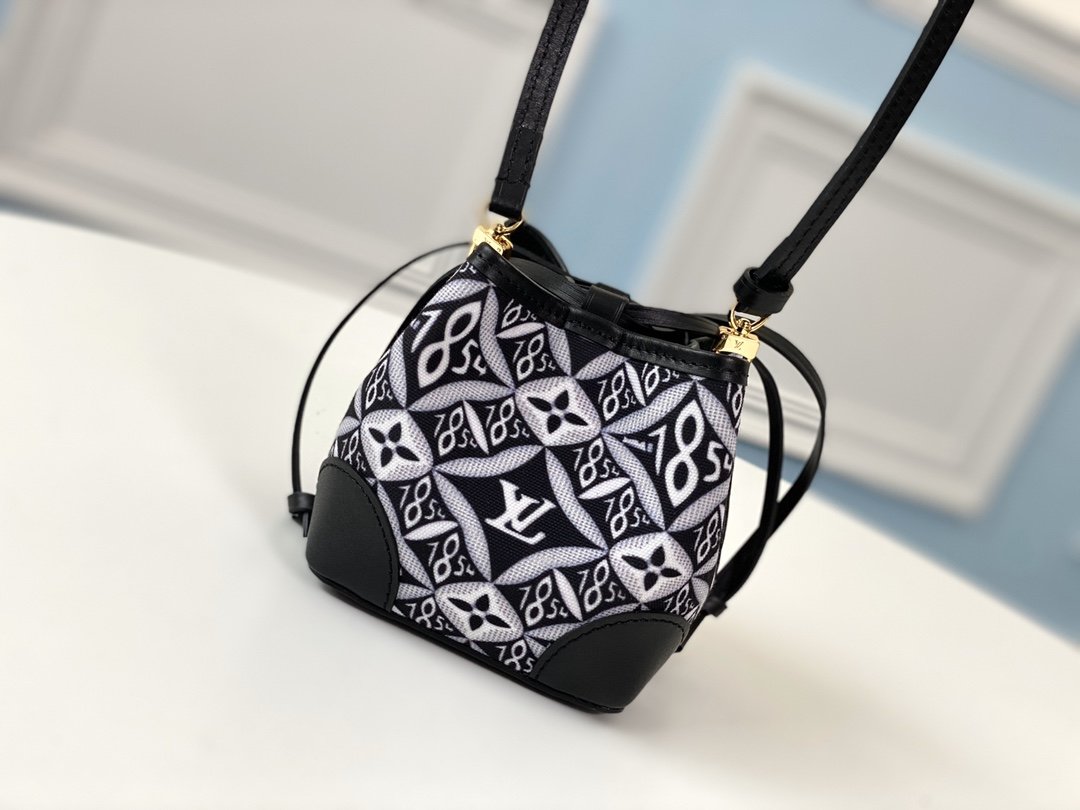 L0vis Vvtt0n M69973 mini bag Black
