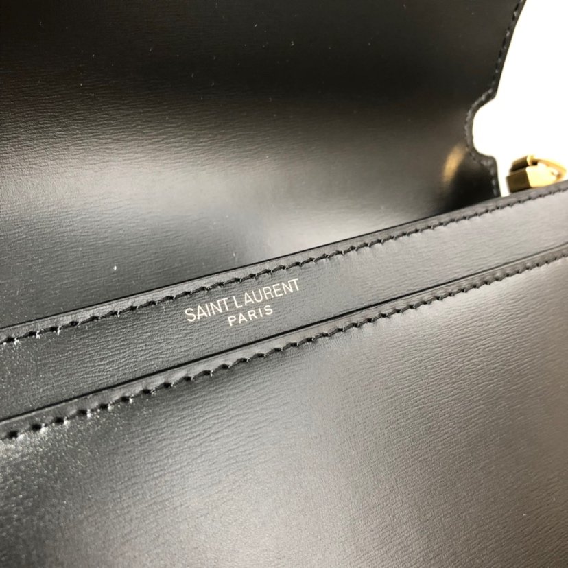 Y51 Sa1nt Lau*nt Cassandra Clasp Bag