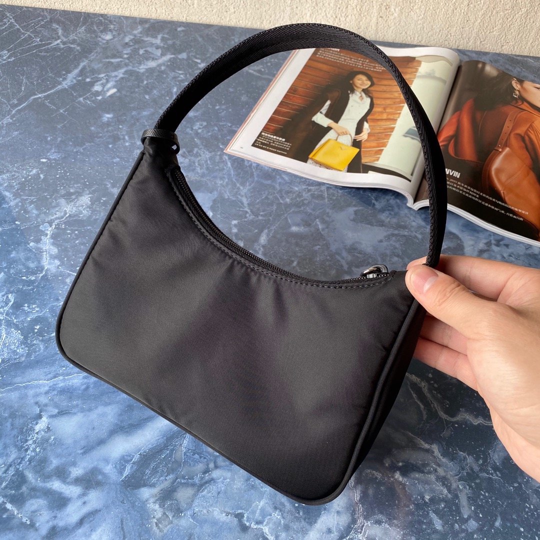 Pra*a 1NE515 Hobo Bag 001