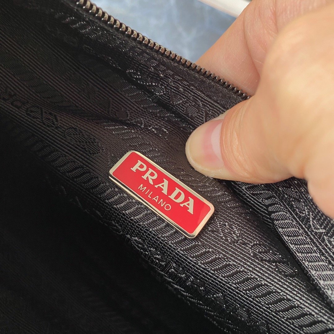 Pra*a 1NE515 Hobo Bag 001