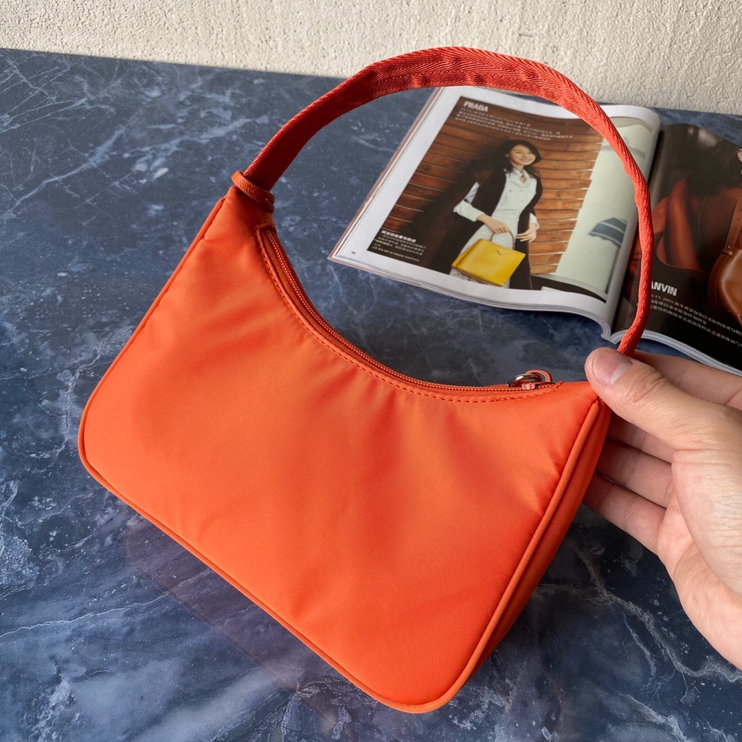 Pra*a 1NE515 Hobo Bag 002