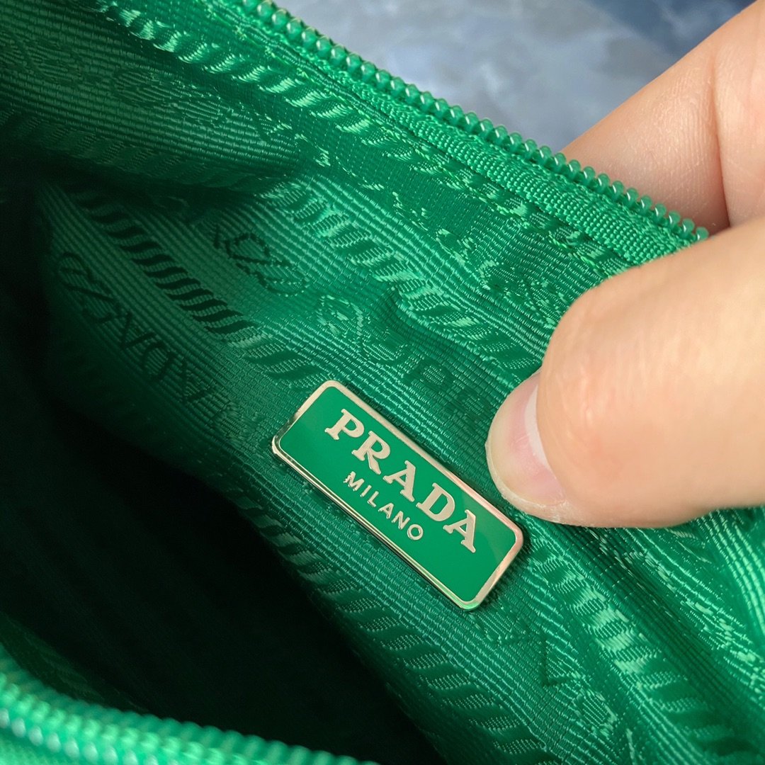 Pra*a 1NE515 Hobo Bag 003
