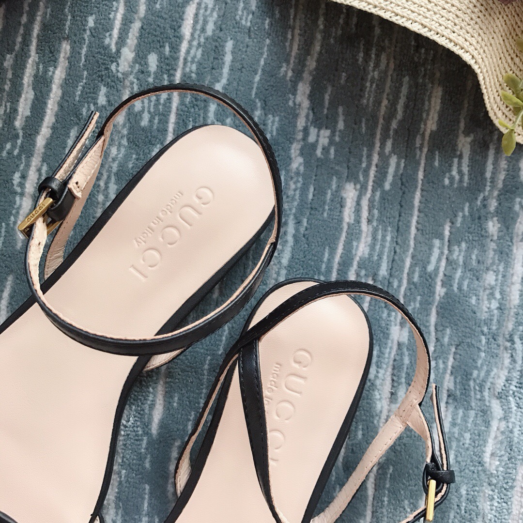 Gvc*1 Sandals