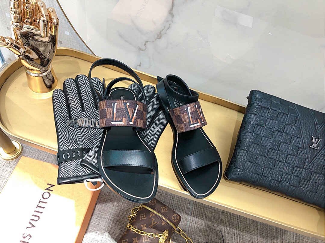 L0vis Vvtt0n Sandals 001