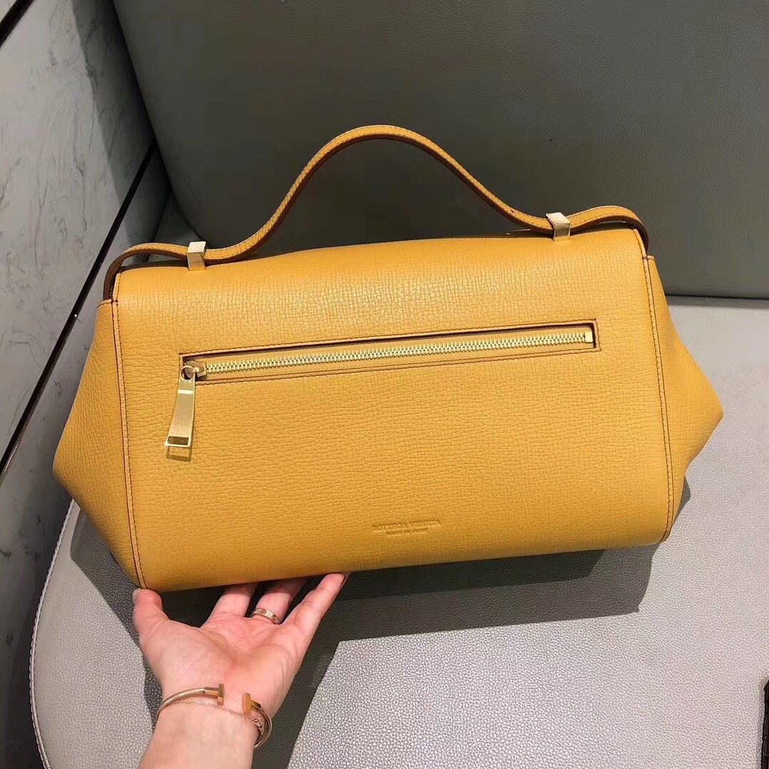 B0tt*ga Ven*ta angle bag 592139
