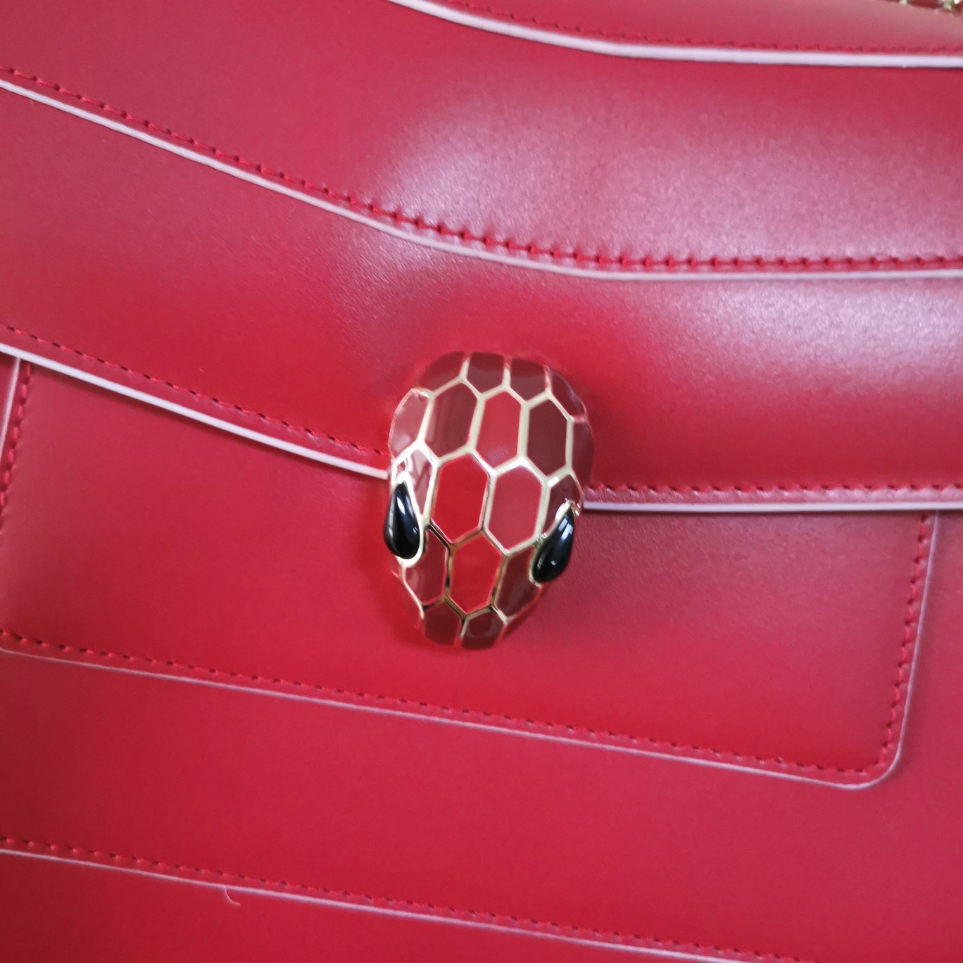 Bvlga Serpenti in Love Bag 27cm red