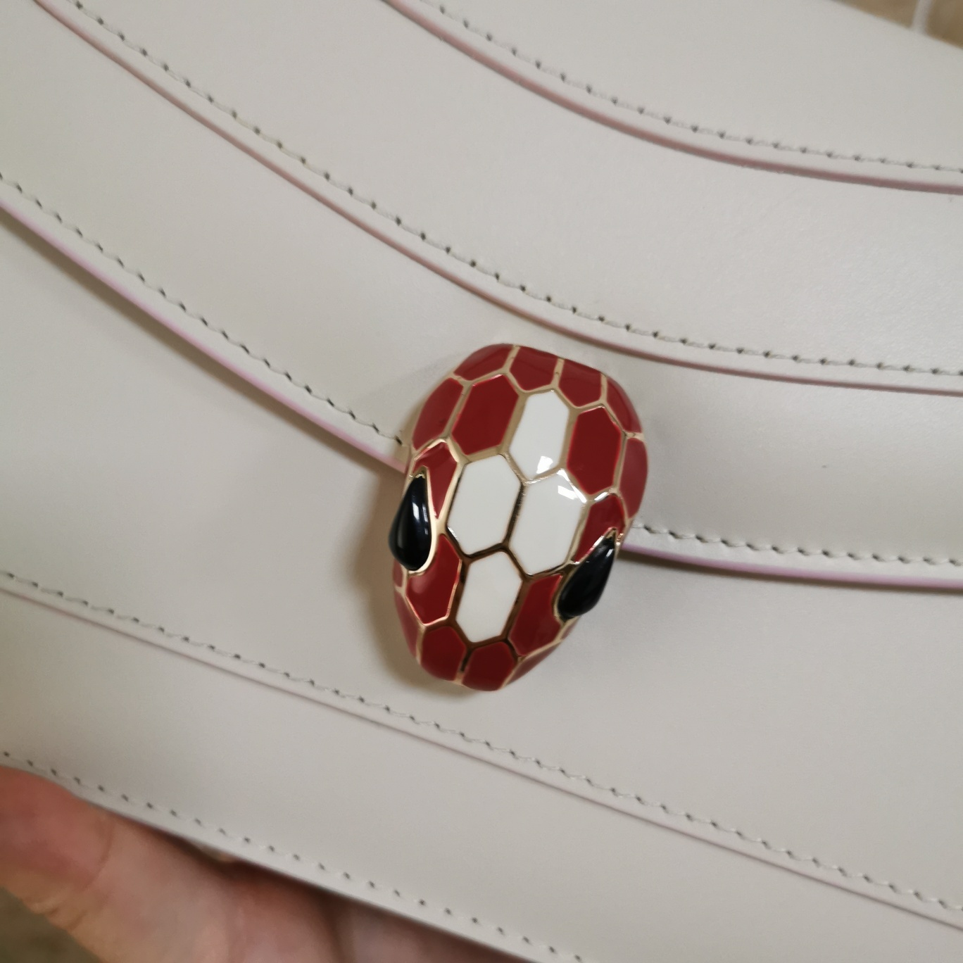 Bvlga Serpenti in Love Bag 22cm white